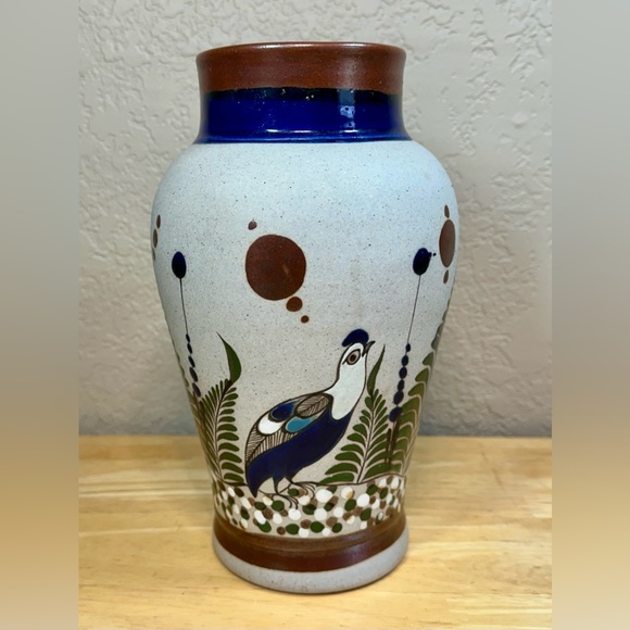 Tonala Mexican Pottery Vase Hand Painted Quail Butterfly Signed Mateos 8.75” - Picture 2 of 16